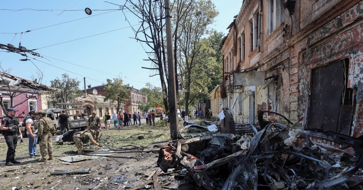 Троє людей можуть бути під завалами медичного закладу в Харкові