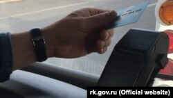 Валидатор в крымском автобусе, иллюстрационное фото