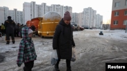 У Києві після масованих ударів РФ досі без тепла близько 4000 будинків і майже 60% міста залишається без електрики. Президент Зеленський закликає до додаткових заходів та ресурсів для прискорення ремонтів 