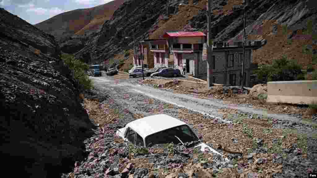 Albruz əyaləyi, Kərəc şəhəri yaxınlığı. 20 iyul 2015