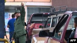 Gužva na pumpi u jeku krize u Venecueli dok se građani opskrpljuju namirnicama i potrepštinama