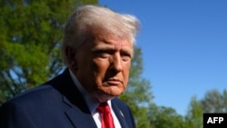 «Я написав йому [Сі] листа з проханням не робити цього, а він написав мені листа, в якому сказав, що, по суті, він цього не робить», – сказав Трамп, який має зустрітися з Сі наступного місяця