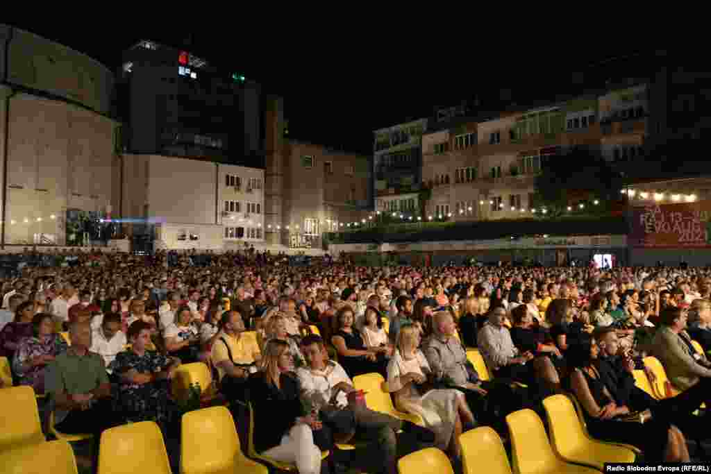 U otvorenom kinu Matalac, jednom od lokacija SFF-a, prvu noć festivala prikazan je film &quot;Deset u pola&quot; oskarovca Danisa Tanovića, bh. redatelja. &nbsp;