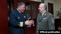 Armenia - Lieutenant General Movses Hakobian (R), the chief of the Armenian army's General Staff, meets with Chinese Rear Admiral Guan Youfei in Yerevan, 13Apr2017.