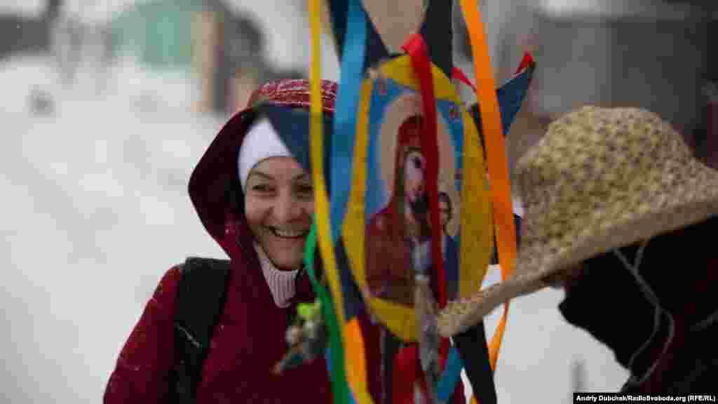 Мати одного з колядників