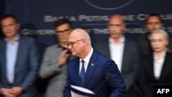 Bivši ministar građevinarstva Srbije Goran Vesić na konferenciji za medije u Beogradu 4. novembra 2025. kada je podneo ostavku. 