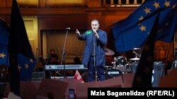 მერია პაატა ბურჭულაძის წერილსა და მისთვის გაცემულ პასუხს აქვეყნებს 4 ოქტომბრის აქციასთან დაკავშირებით.