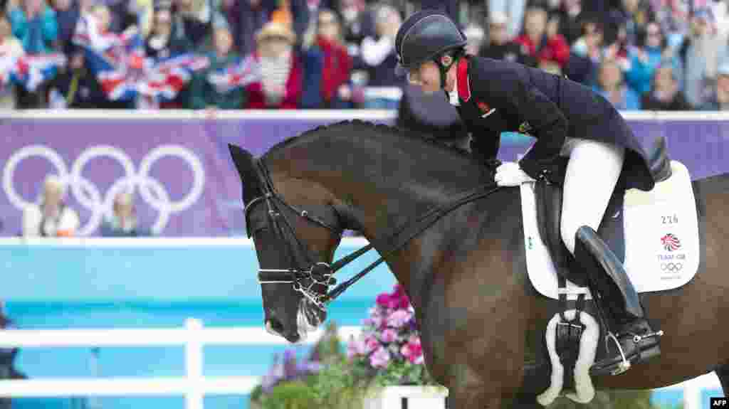 Конь Валегро стал двухкратным олимпийским чемпионом - в командной и индивидуальной выездке. Его наездницей была Шарлотт Дюжарден из Великобритании. 