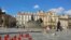 Piața Primăriei din Praga, devenită loc de comemorare a victimelor Covid-19, aprilie 2021. 