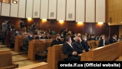 За звернення обласної ради проголосували 55 обранців