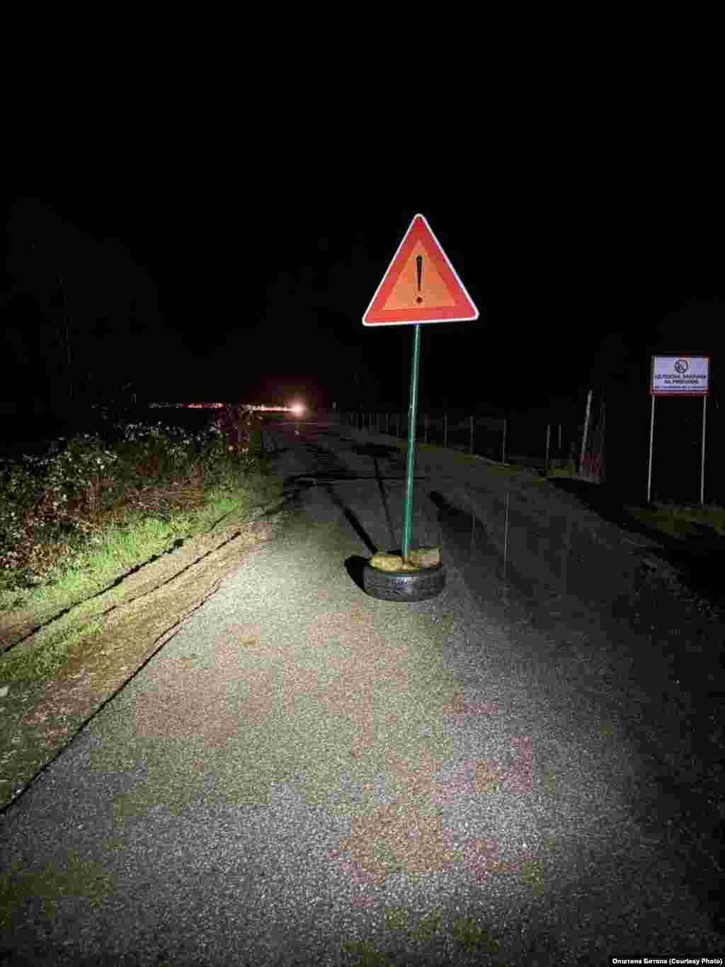 Предупредување за внимателно возење или за забрана за сообраѓај на дел од локалните патишта во битолско