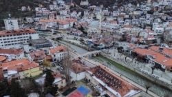 Qyteti i Prizrenit. Sipas kryetarit të Prizrenit, ndryshimet në Ligjin për Pronën Publike cenojnë kompetencat dhe të drejtat e komunave mbi këto prona.
