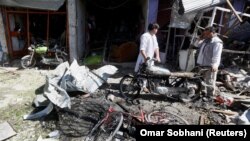 Руйнування неподалік від місця самогубчого нападу в Кабулі, 24 липня 2017 року