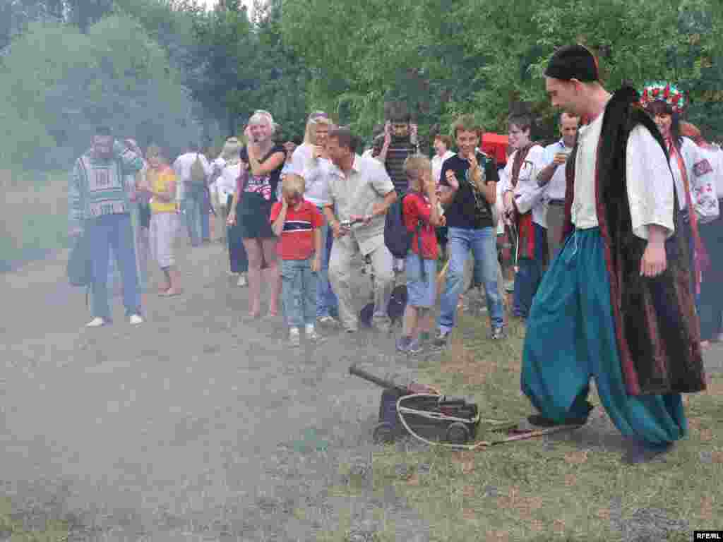 Козацькі стрільбища - Передбачається, що «Мамаєва Слобода» працюватиме щодня, вхід коштуватиме від 3 до 5 грн