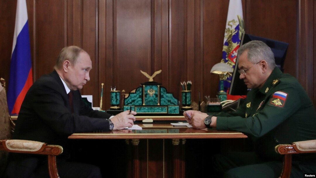  Россия президенти Владимир Путин мудофаа вазири Сергей Шойгу билан. 