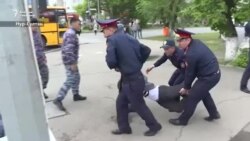 В Казахстане полиция задерживает граждан, призывающих к бойкоту выборов