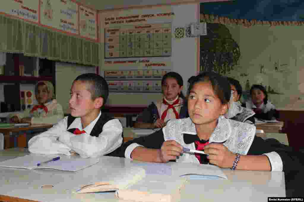 В Оше предлагают узбекские школы перевести на кыргызский язык обучения