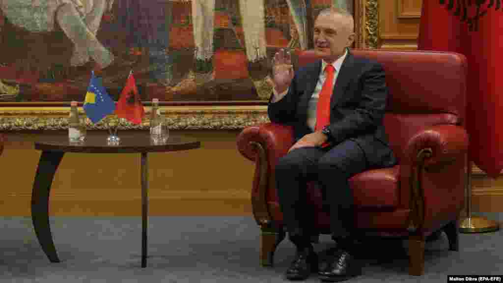 АЛБАНИЈА - Албанскиот претседател Илир Мета, кој во континунитет го подржува дијалогот меѓу Косово и Србија, изјави дека иднината на двете земји е во Европската Унија.