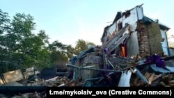 Також у місті внаслідок атаки пошкоджені приватний та багатоквартирний будинки
