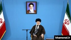 Оятуллоҳ Алӣ Хоманеӣ