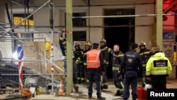 Vatrogasci i policija na mjestu nesreće na gradilištu u Beču, 17. marta 2026.