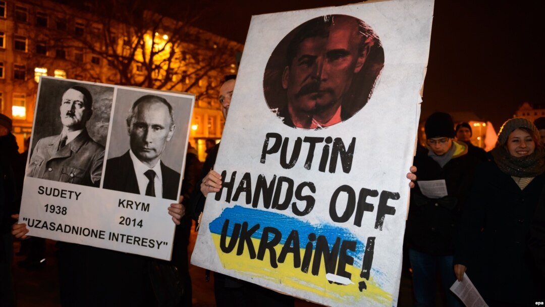 Участники акции протеста против действий России в Крыму. Познань, март 2014 года 