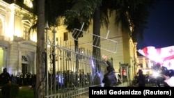 4 ოქტომბერი: პრეზიდენტის ათონელის რეზიდენცია.