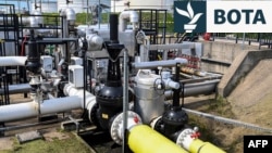 Një pompë në stacionin e tubacionit të naftës Druzhba, pranë rafinerisë Duna të kompanisë hungareze MOL, rreth 30 kilometra nga Budapesti.