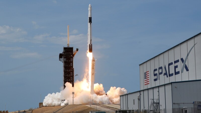 SpaceX ширкәтенең Falcon-9 ракеты галәмгә 143 иярчен чыгарды