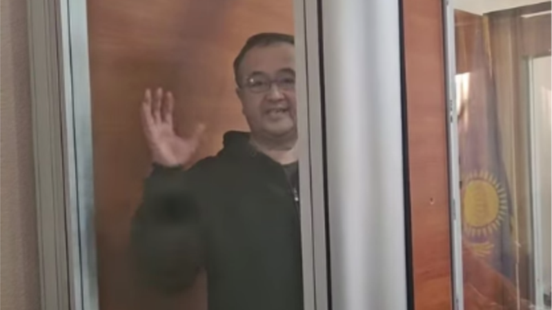 Қостанайлық блогер ақша бопсалады деп сотталды. Ол құс фабрикасының заң бұзғаны жайлы видео жариялаған