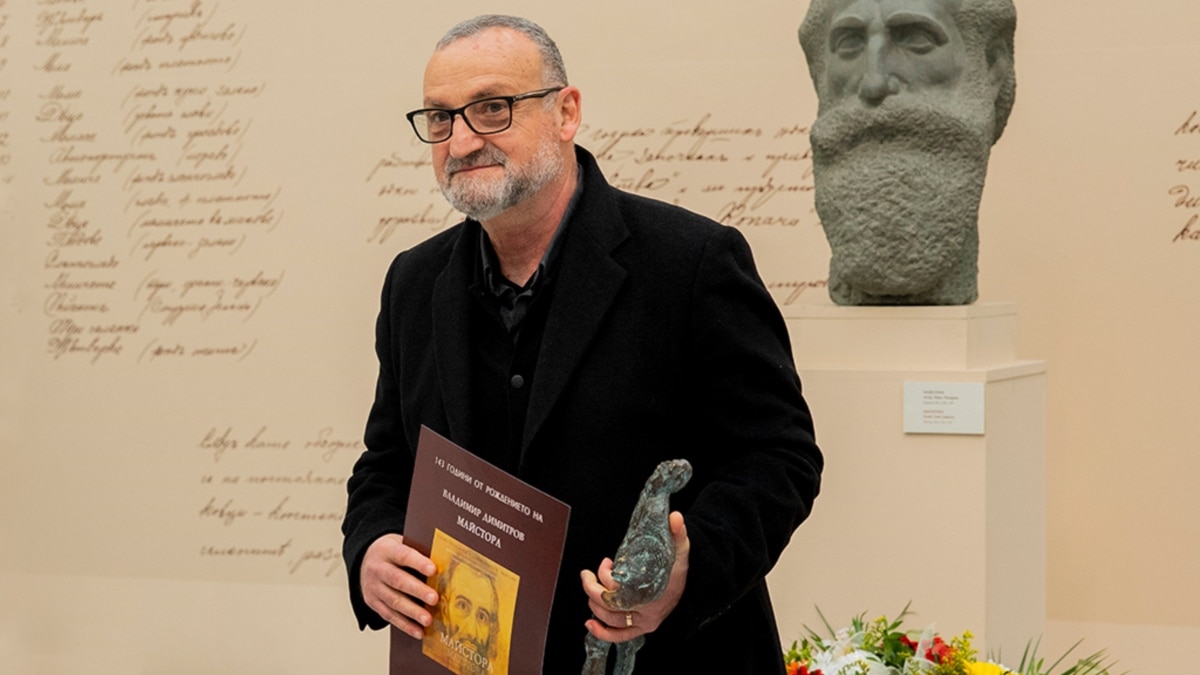 Една от първите му изложби като художник е в Кюстендил.