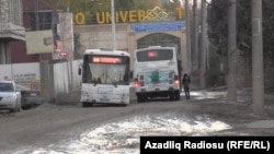 Keçmiş ABU-nun qarşısı