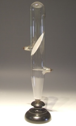 Одна з ламп, які винайшов Іван Пулюй, і за допомогою яких вчений відкрив Х-промені