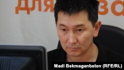 The article in "Ural Week" was written by award-winning journalist Lukpan Akhmediarov.