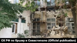 Обрушение части исторического здания в Симферополе по улице Пушкина, август 2021 года