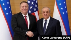 Birleşen Ştatlaryň döwlet sekretary Maýk Pompeo we Özbegistanyň daşary işler ministri Abdulaziz Kamilow. 3-nji fewral, 2020 ý. 