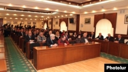 Armenia - A session of Yerevan's municipal Council of Elders, 15Nov2011.