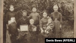 Семья Казанцевых накануне ссылки в Сибирь