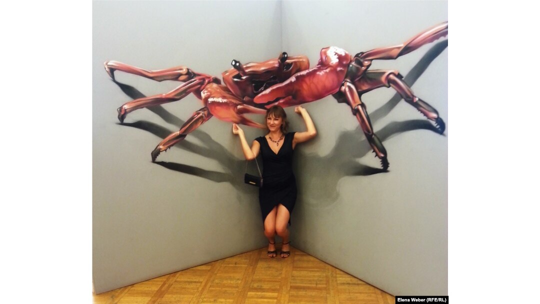 Үй шаруасындағы әйел позасы