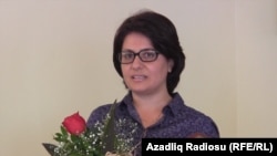 Azerbaijan - RFE/RL correspondent Arifa Kazimova accepting the Zardabi award in Baku. July 21, 2014