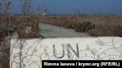 Кипар - поделениот појас чуван од мисијата на ОН. Октомври 2015. 
