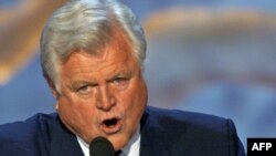 Edward Kennedy në një fotografi të vitit 2000