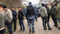 Обыск в доме крымского историка Шукри Сейтумерова. Бахчисарай, 11 марта 2020 года