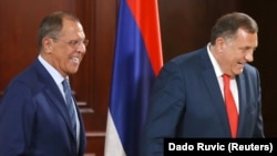 Ministri i Jashtëm rus Sergei Lavrov dhe Presidenti i 'Republika Srpska', Milorad Dodik gjatë një konference për mediat. Fotografi nga arkivi