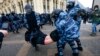 У Росії число затриманих перевищило чотири тисячі сто