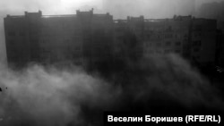 Въздухът в София е замърсен за пореден ден, а към момента Столичната община призовава гражданите да не използват личните си автомобили и провежда проверки