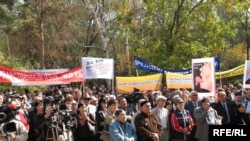Қазақ тілі жанашырларының тілді қолдауға бағытталған митингісі. Алматы, 21 қыркүйек, 2008 жыл.