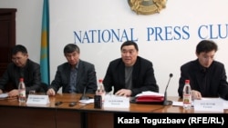Участники пресс-конференции комитета «Жанаозен-2011». Алматы, 29 февраля 2012 года.