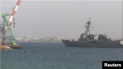 ناوشکن آمریکایی دلبرت دی بلک از دهم بهمن در ساحل بندر ایلات لنگر انداخته است