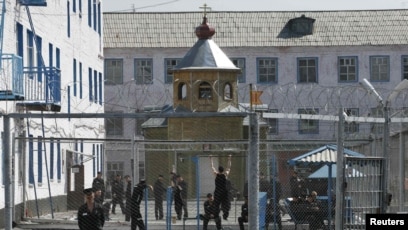 БДСМ порнофотосуреттері бар анальный ілгек попу